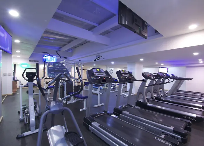 - Trade Center By Ihg Hotel 4*