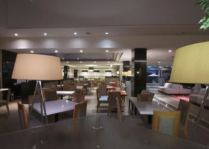 - Trade Center By Ihg 4*