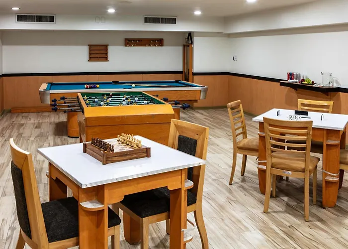 - Trade Center By Ihg Hotel 4*