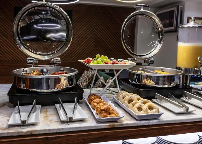 - Trade Center By Ihg Hotel 4*