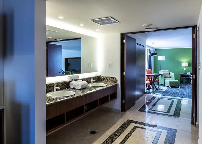 - Trade Center By Ihg Mexico