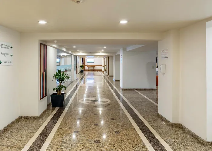 Hotel - Trade Center By Ihg 4*